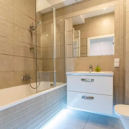 דירה First -- Zoliborz 4 ורשה